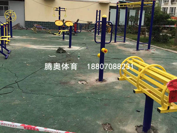 戶外健身器材